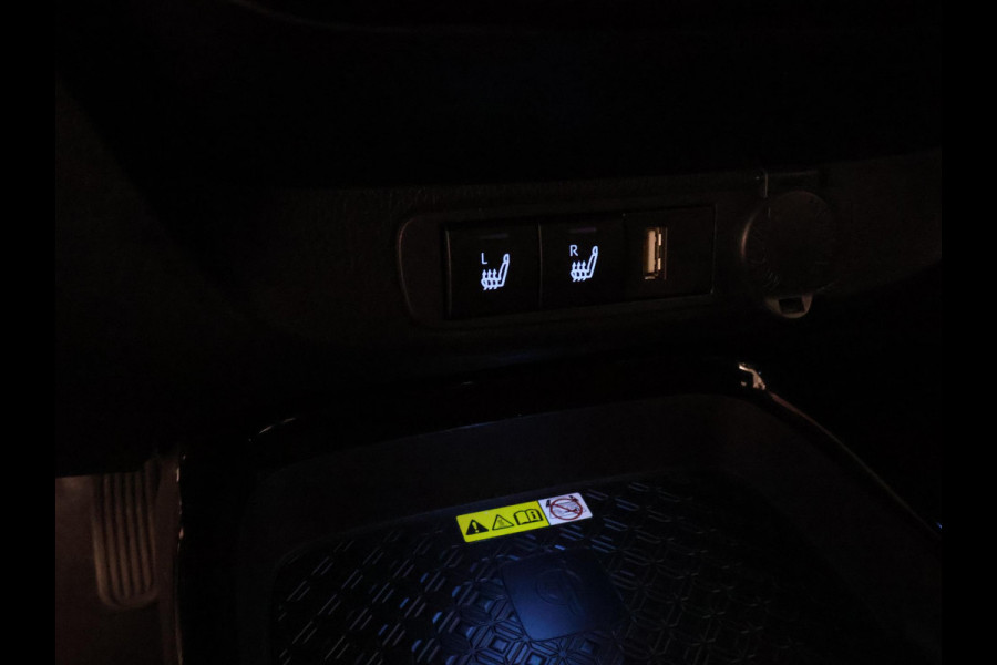 Toyota Aygo X 1.0 VVT-i S-CVT Undercover Jun Takahashi | JBL-Audio | Stoelverwarming | Parkeersensoren voor & achter |