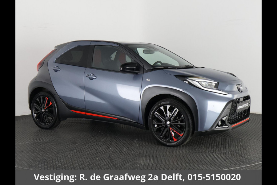 Toyota Aygo X 1.0 VVT-i S-CVT Undercover Jun Takahashi | JBL-Audio | Stoelverwarming | Parkeersensoren voor & achter |