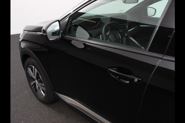 Peugeot 3008 1.2 110pk Turbo Automaat Allure Climate control Adaptive cruise control Achteruitrijd camera Parkeersensoren Verwarmde voorstoelen LED Navigatie Apple Carplay/ Android Auto