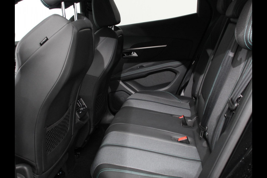 Peugeot 3008 1.2 110pk Turbo Automaat Allure Climate control Adaptive cruise control Achteruitrijd camera Parkeersensoren Verwarmde voorstoelen LED Navigatie Apple Carplay/ Android Auto