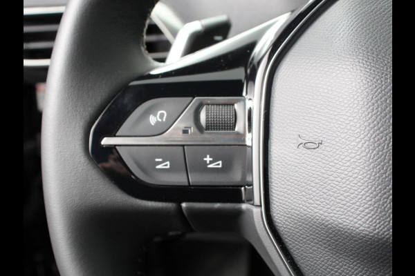 Peugeot 3008 1.2 110pk Turbo Automaat Allure Climate control Adaptive cruise control Achteruitrijd camera Parkeersensoren Verwarmde voorstoelen LED Navigatie Apple Carplay/ Android Auto