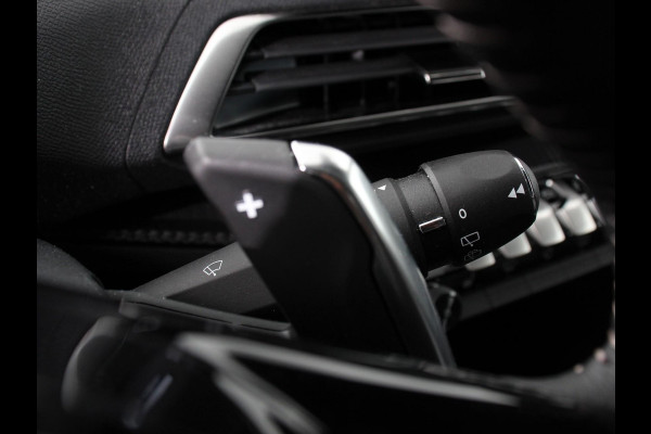 Peugeot 3008 1.2 110pk Turbo Automaat Allure Climate control Adaptive cruise control Achteruitrijd camera Parkeersensoren Verwarmde voorstoelen LED Navigatie Apple Carplay/ Android Auto