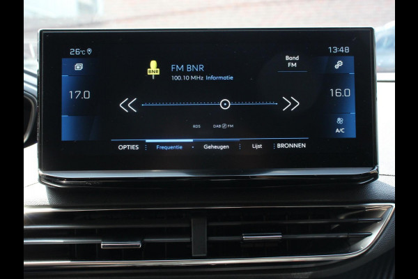 Peugeot 3008 1.2 110pk Turbo Automaat Allure Climate control Adaptive cruise control Achteruitrijd camera Parkeersensoren Verwarmde voorstoelen LED Navigatie Apple Carplay/ Android Auto