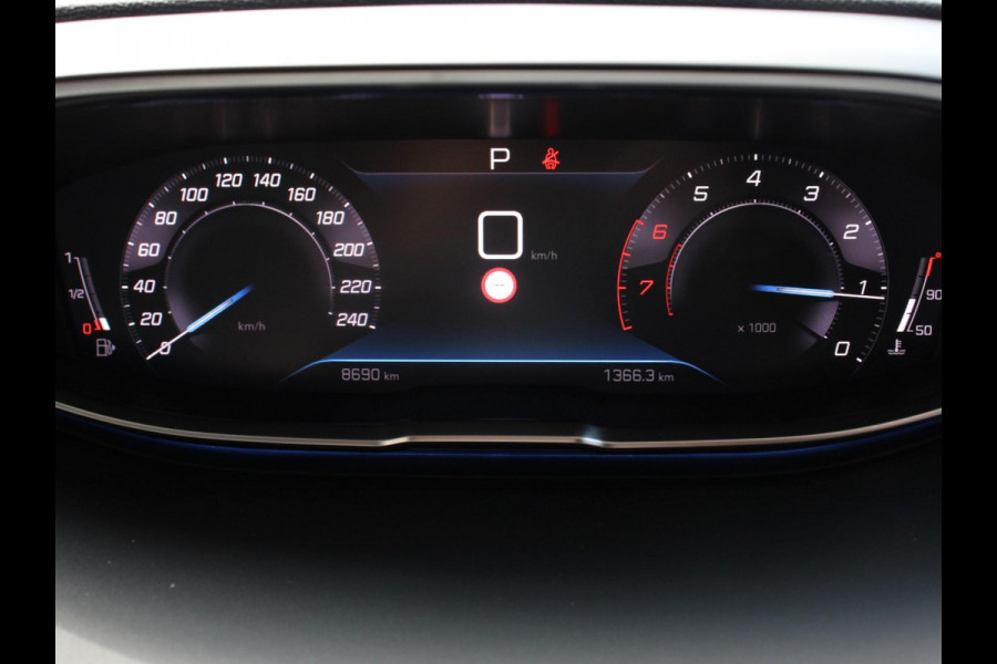 Peugeot 3008 1.2 110pk Turbo Automaat Allure Climate control Adaptive cruise control Achteruitrijd camera Parkeersensoren Verwarmde voorstoelen LED Navigatie Apple Carplay/ Android Auto
