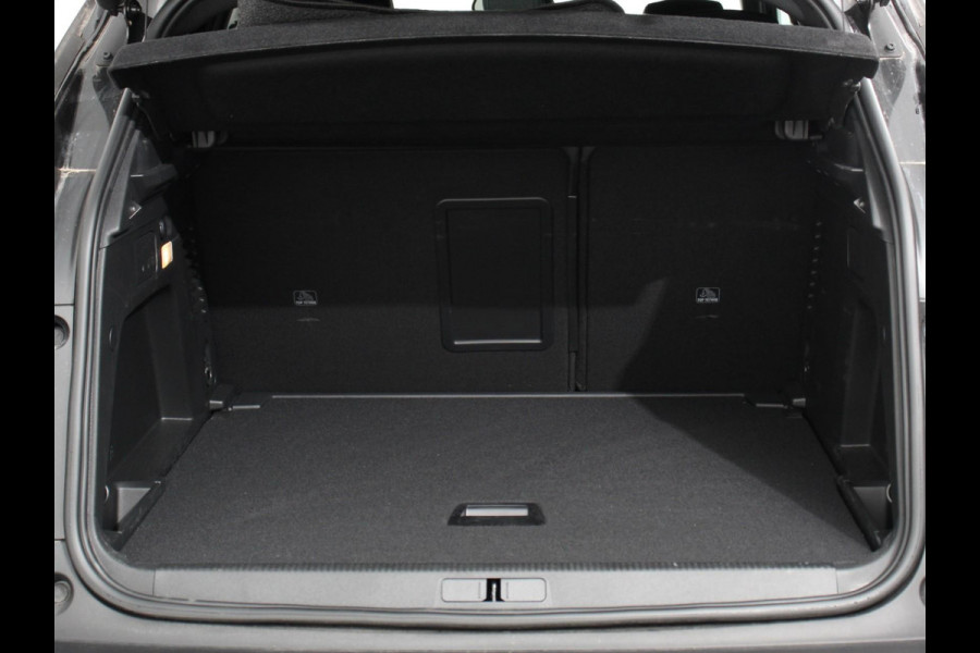 Peugeot 3008 1.2 110pk Turbo Automaat Allure Climate control Adaptive cruise control Achteruitrijd camera Parkeersensoren Verwarmde voorstoelen LED Navigatie Apple Carplay/ Android Auto