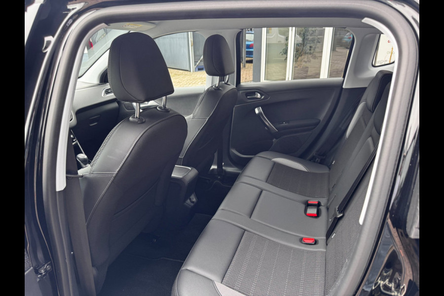 Peugeot 2008 1.2 PureTech Allure | Automaat | Trekhaak | Distributieriem vervangen| Parkeersensoren | Climate Control