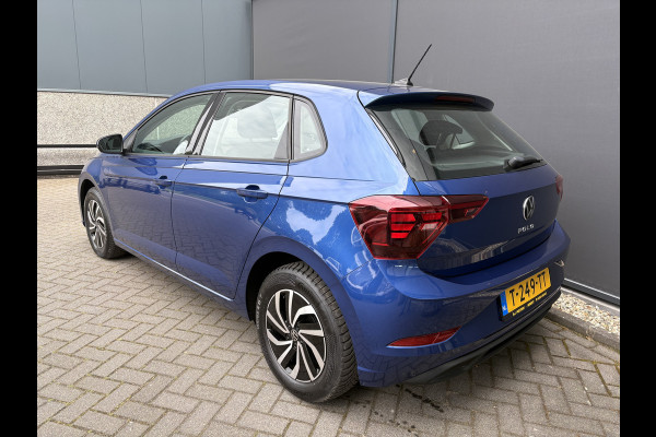 Volkswagen Polo 1.0 TSI Life  Airco - Apple carplay - Navigatie - Cruise control - Bluetooth - Licht metalen velgen 15 inch - Led verlichting - Elektrische ramen - Radio - Start/stop systeem - Stuur l