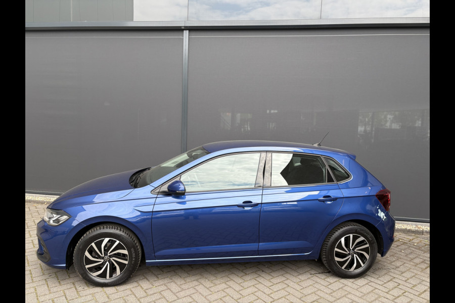 Volkswagen Polo 1.0 TSI Life  Airco - Apple carplay - Navigatie - Cruise control - Bluetooth - Licht metalen velgen 15 inch - Led verlichting - Elektrische ramen - Radio - Start/stop systeem - Stuur l