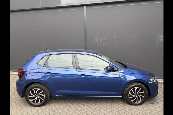 Volkswagen Polo 1.0 TSI Life  Airco - Apple carplay - Navigatie - Cruise control - Bluetooth - Licht metalen velgen 15 inch - Led verlichting - Elektrische ramen - Radio - Start/stop systeem - Stuur l