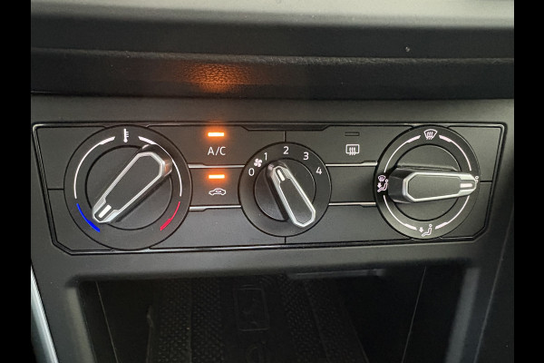 Volkswagen Polo 1.0 TSI Life  Airco - Apple carplay - Navigatie - Cruise control - Bluetooth - Licht metalen velgen 15 inch - Led verlichting - Elektrische ramen - Radio - Start/stop systeem - Stuur l