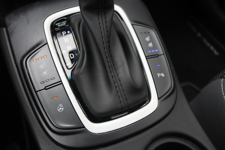 Hyundai Kona 1.6 GDI HEV Premium Sky Trekhaak/Open-dak/Winter-pack/Camera/Carplay