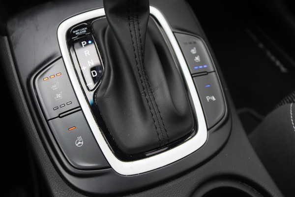 Hyundai Kona 1.6 GDI HEV Premium Sky Trekhaak/Open-dak/Winter-pack/Camera/Carplay
