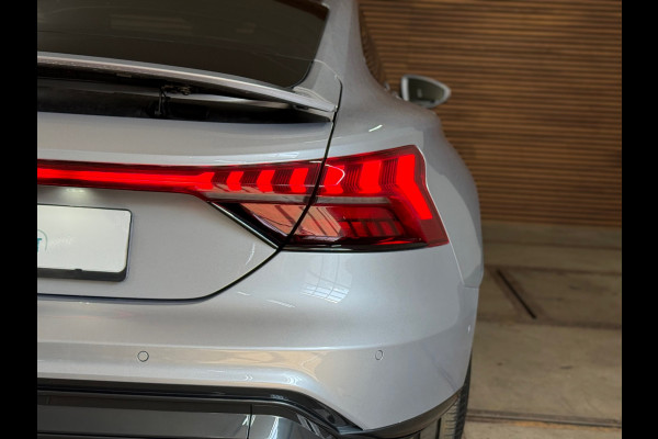 Audi e-tron GT Quattro | 530PK | 93kWh | Carbondak | 20'' | Luchtvering | Matrix LED | Nappa | RS interieur | Air-Quality Systeem
