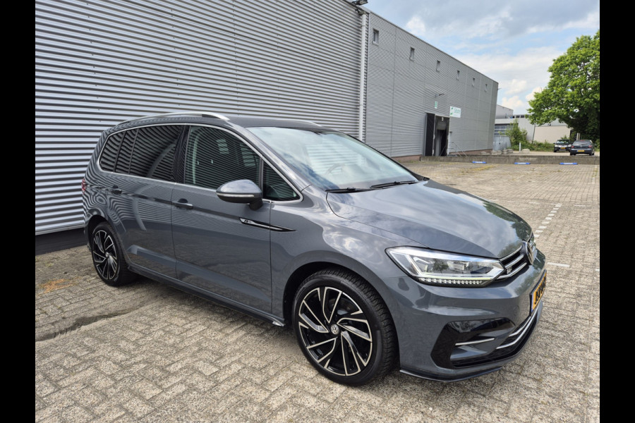 Volkswagen Touran 1.5 TSI R-Line Exclusive 7p,afn.Trekhaak,Navigatie,parkeersensoren/Camera,stoelverwarming,