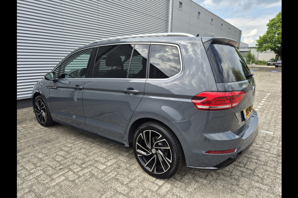 Volkswagen Touran 1.5 TSI R-Line Exclusive 7p,afn.Trekhaak,Navigatie,parkeersensoren/Camera,stoelverwarming,