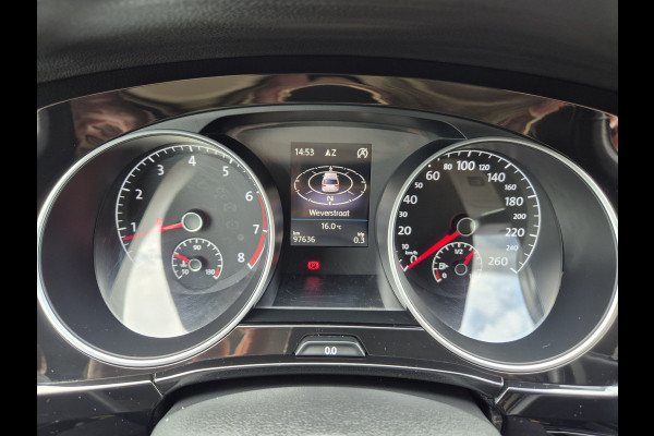Volkswagen Touran 1.5 TSI R-Line Exclusive 7p,afn.Trekhaak,Navigatie,parkeersensoren/Camera,stoelverwarming,