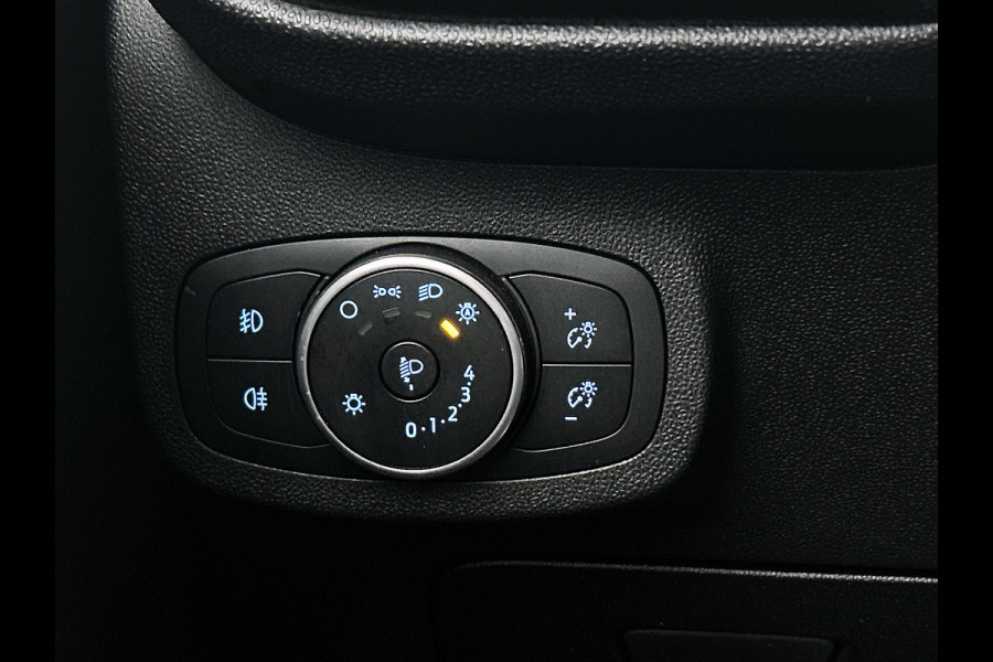 Ford Fiesta 1.0 EcoBoost Titanium (NAVIGATIE, CARPLAY, PARKEERSENSOREN, LED, STUURBEDIENING, 1e EIGENAAR, GOED ONDERHOUDEN)