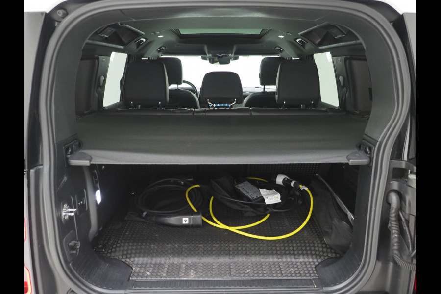 Land Rover Defender 110 2.0 P400e | NL Auto | Panoramadak | Trekhaak | 360 | Keyless | Adaptive Cruise | Leder | Carplay