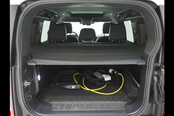 Land Rover Defender 110 2.0 P400e | NL Auto | Panoramadak | Trekhaak | 360 | Keyless | Adaptive Cruise | Leder | Carplay
