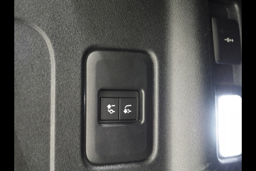Land Rover Defender 110 2.0 P400e | NL Auto | Panoramadak | Trekhaak | 360 | Keyless | Adaptive Cruise | Leder | Carplay