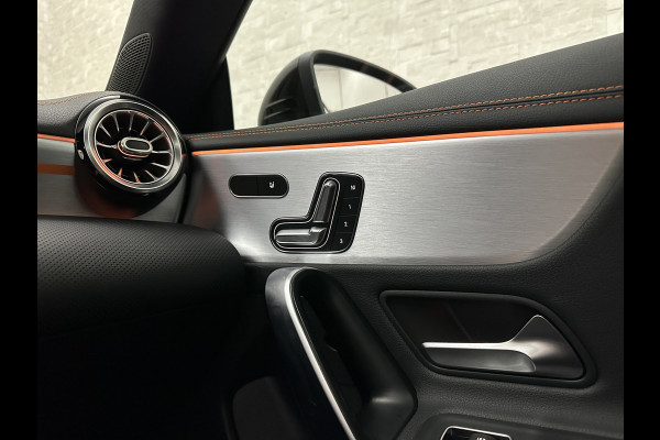 Mercedes-Benz CLA-Klasse 180 Edition 1 AMG-Line | Panorama | Sfeerverlichting | Widescreen | Memory | Multi-Beam LED | Keyless-Go | 19 Inch | Stoelverwarming | Night-Pakket | Camera | Origineel NL | Nieuwe Banden & Onderhoudsbeurt |