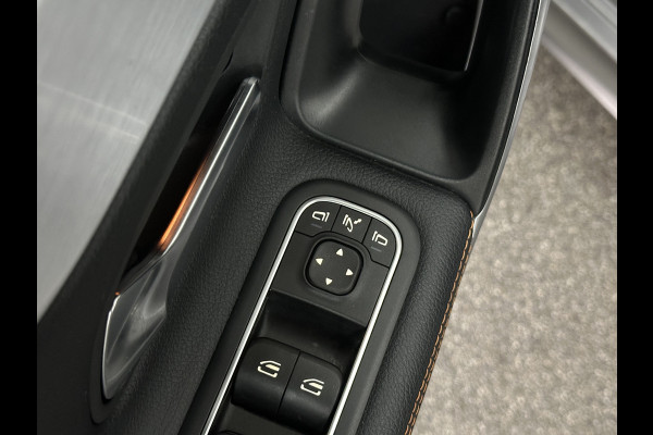 Mercedes-Benz CLA-Klasse 180 Edition 1 AMG-Line | Panorama | Sfeerverlichting | Widescreen | Memory | Multi-Beam LED | Keyless-Go | 19 Inch | Stoelverwarming | Night-Pakket | Camera | Origineel NL | Nieuwe Banden & Onderhoudsbeurt |