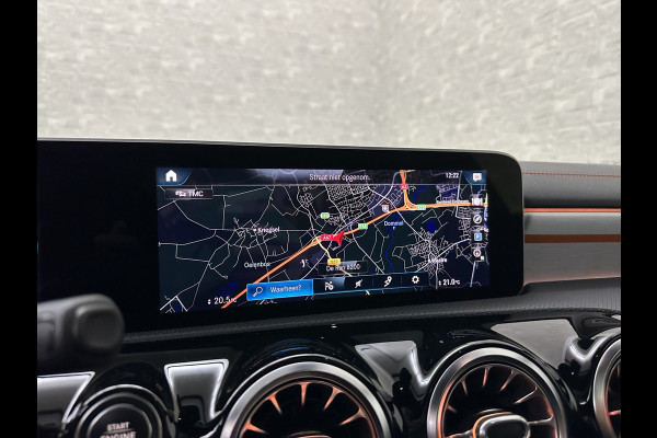 Mercedes-Benz CLA-Klasse 180 Edition 1 AMG-Line | Panorama | Sfeerverlichting | Widescreen | Memory | Multi-Beam LED | Keyless-Go | 19 Inch | Stoelverwarming | Night-Pakket | Camera | Origineel NL | Nieuwe Banden & Onderhoudsbeurt |