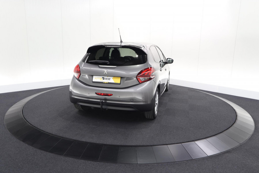 Peugeot 208 PureTech 82 Signature | Trekhaak | Parkeersensoren | Apple Carplay | Navigatie