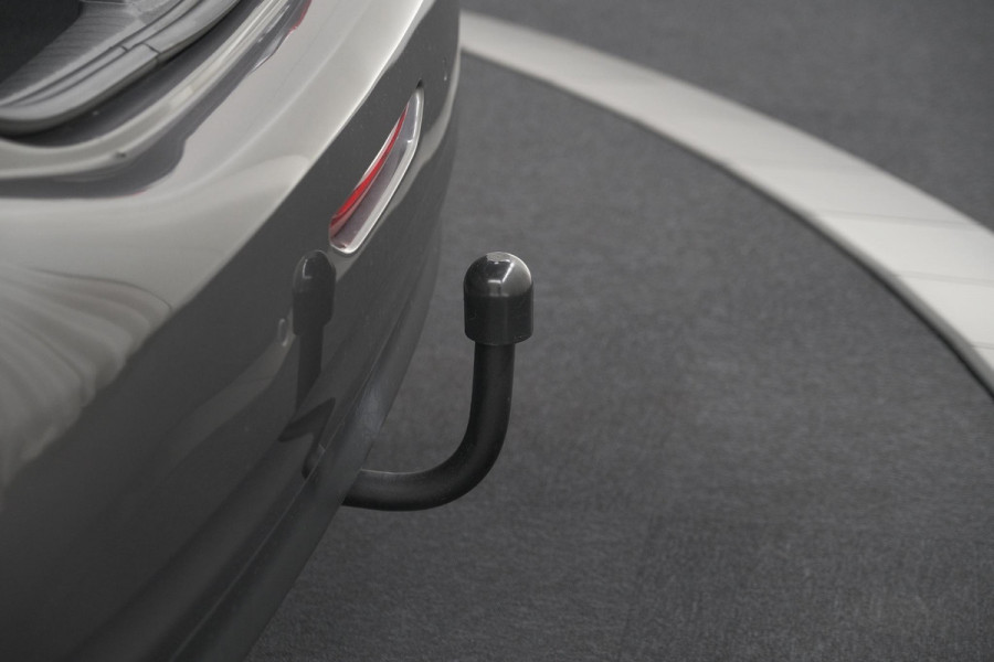 Peugeot 208 PureTech 82 Signature | Trekhaak | Parkeersensoren | Apple Carplay | Navigatie