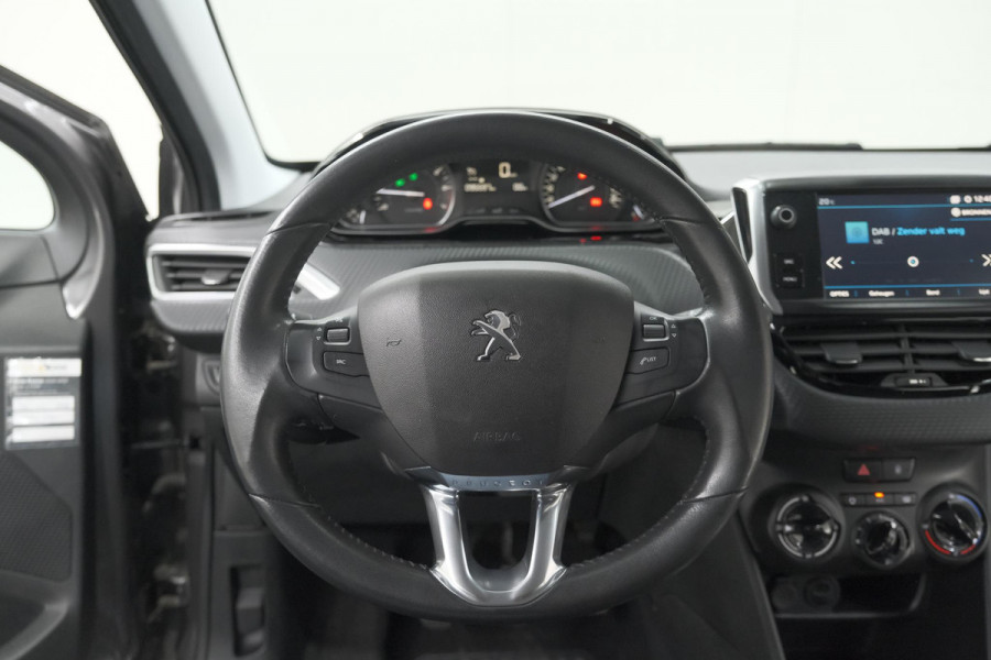 Peugeot 208 PureTech 82 Signature | Trekhaak | Parkeersensoren | Apple Carplay | Navigatie