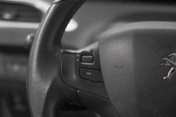 Peugeot 208 PureTech 82 Signature | Trekhaak | Parkeersensoren | Apple Carplay | Navigatie