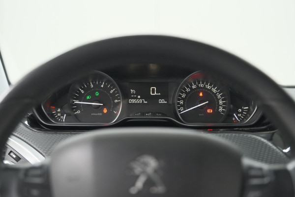 Peugeot 208 PureTech 82 Signature | Trekhaak | Parkeersensoren | Apple Carplay | Navigatie