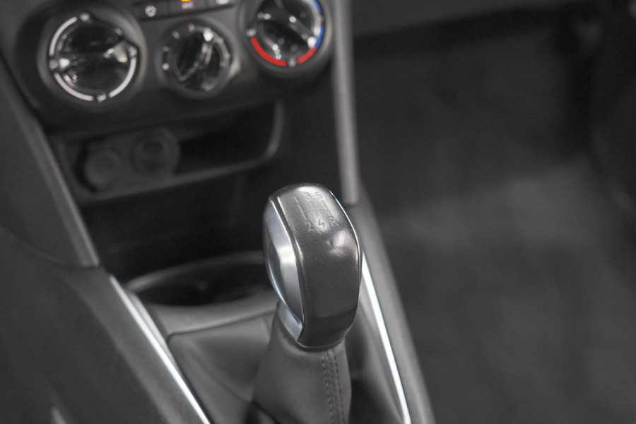 Peugeot 208 PureTech 82 Signature | Trekhaak | Parkeersensoren | Apple Carplay | Navigatie