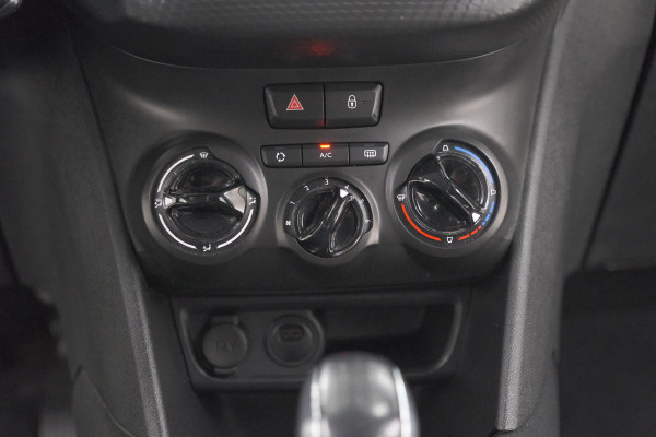 Peugeot 208 PureTech 82 Signature | Trekhaak | Parkeersensoren | Apple Carplay | Navigatie
