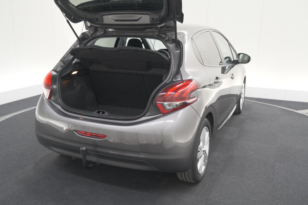 Peugeot 208 PureTech 82 Signature | Trekhaak | Parkeersensoren | Apple Carplay | Navigatie