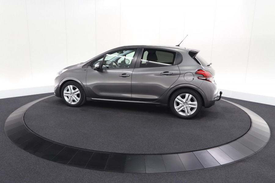 Peugeot 208 PureTech 82 Signature | Trekhaak | Parkeersensoren | Apple Carplay | Navigatie