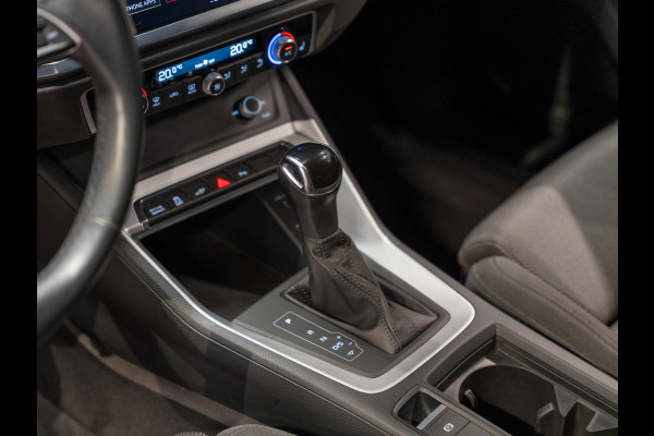 Audi Q3 45 TFSI e edition, Matrix LED, Virtual Cockpit, Apple Carplay, ACC, Android, Clima, PDC, Trekhaak 13P, Volledig Onderhoud