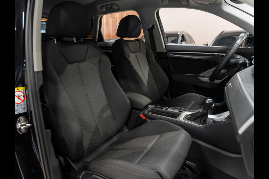 Audi Q3 45 TFSI e edition, Matrix LED, Virtual Cockpit, Apple Carplay, ACC, Android, Clima, PDC, Trekhaak 13P, Volledig Onderhoud