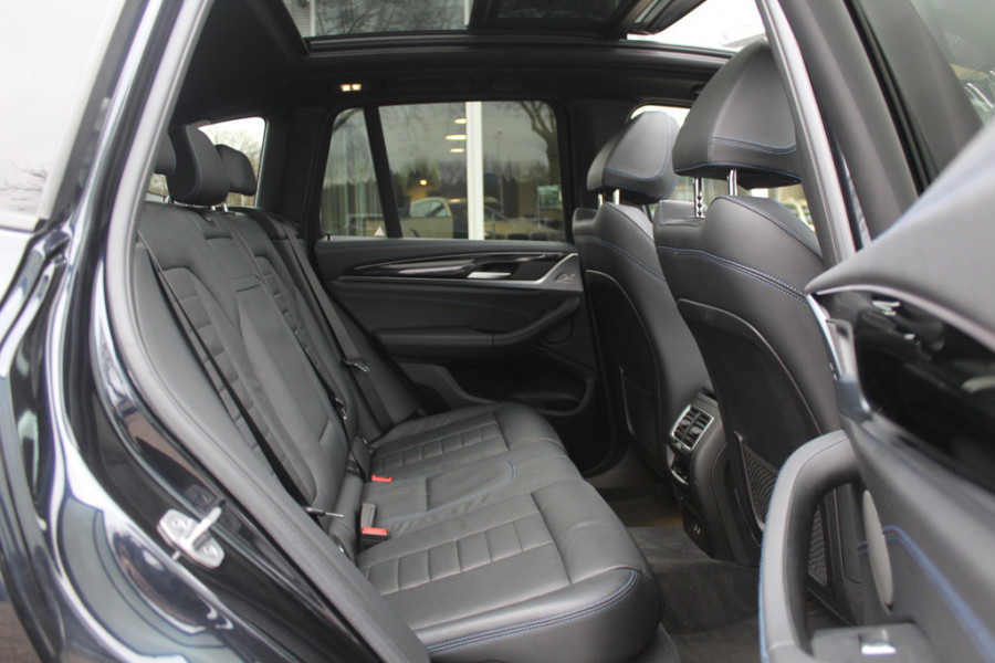 BMW iX3 High Executive 80 kWh / SoH 92,3% / Trekhaak / Panoramadak / 360Camera / Head-up / 20'' / Leder / Harman Kardon / Sfeerverlichting / Dodehoek / DAB / Stuur+Stoelverwarming / ACC