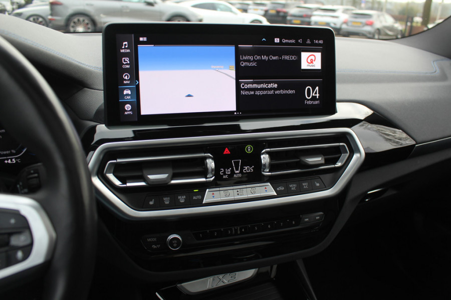 BMW iX3 High Executive 80 kWh / SoH 92,3% / Trekhaak / Panoramadak / 360Camera / Head-up / 20'' / Leder / Harman Kardon / Sfeerverlichting / Dodehoek / DAB / Stuur+Stoelverwarming / ACC