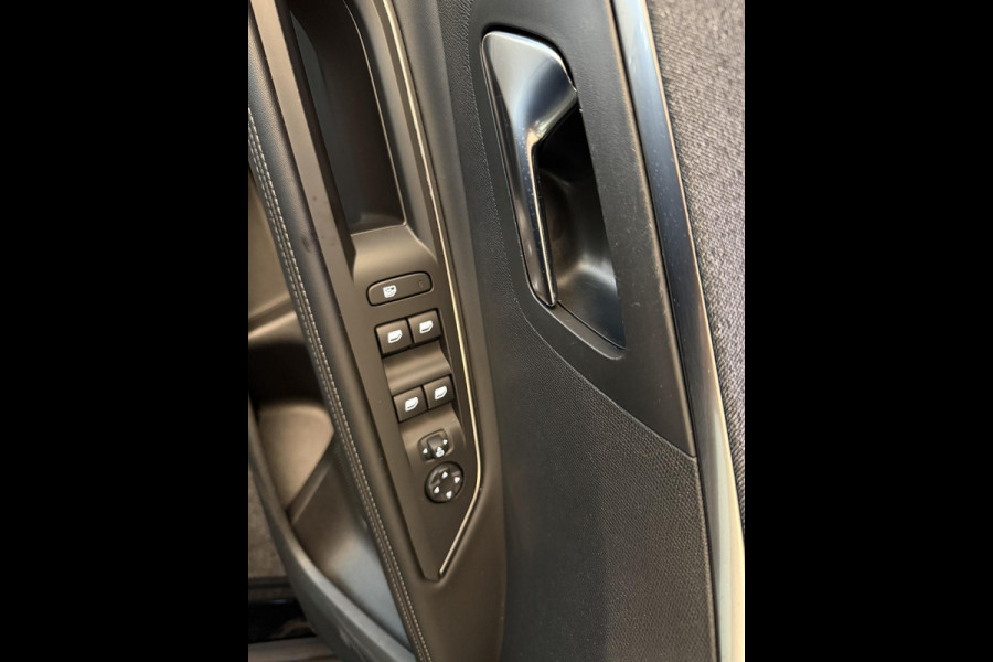 Peugeot 5008 1.2 PureTech 130PK Aut. Allure | 7 Zits | Navi | Panodak | Camera | Incl. garantie