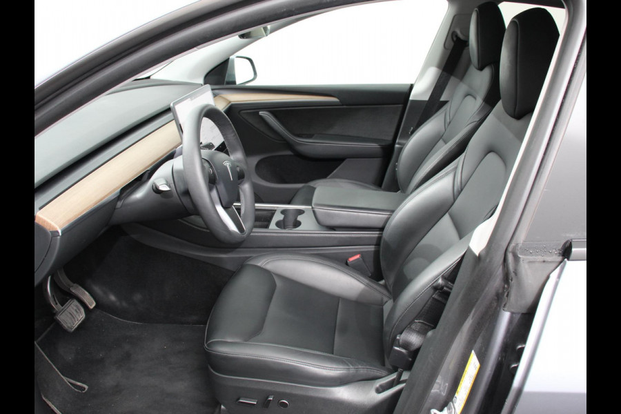 Tesla Model Y Performance Long Range AWD 75 kWh Climate control Adaptieve cruise control Achteruitrijcamera Panoramadak Keyless Stuurverwarming Stoelverwarming LED Navigatie Parkeersensoren