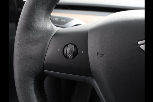 Tesla Model Y Performance Long Range AWD 75 kWh Climate control Adaptieve cruise control Achteruitrijcamera Panoramadak Keyless Stuurverwarming Stoelverwarming LED Navigatie Parkeersensoren