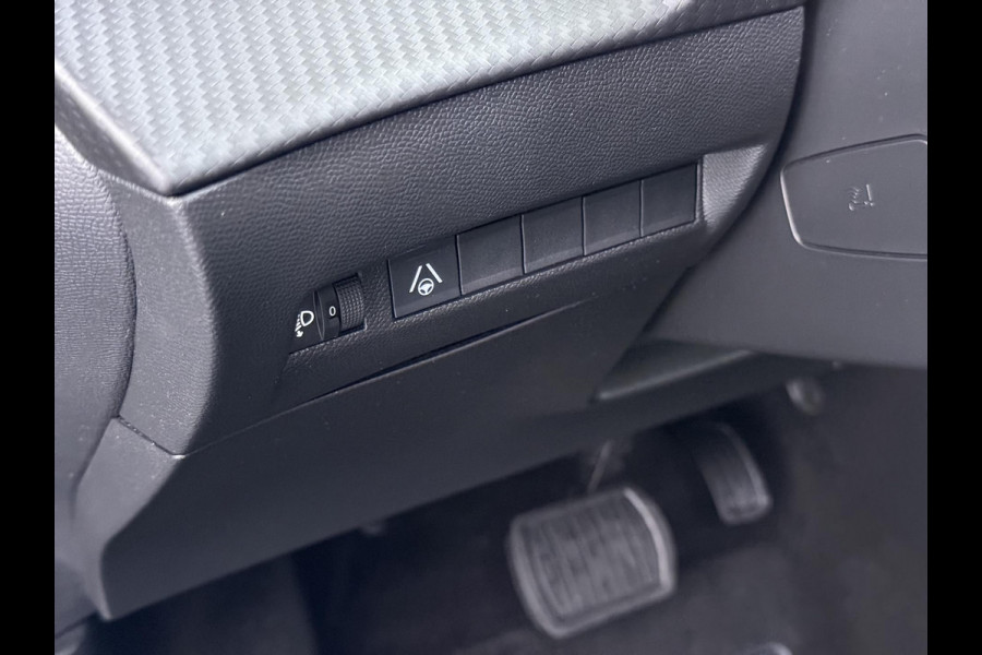 Peugeot 2008 1.2 Hybrid 136 Allure ADAPTIVE CRUISE CONTROL| ACHTERUITRIJCAMERA| APPLE CARPLAY/ ANDROID AUTO| DODE HOEK SENSOR