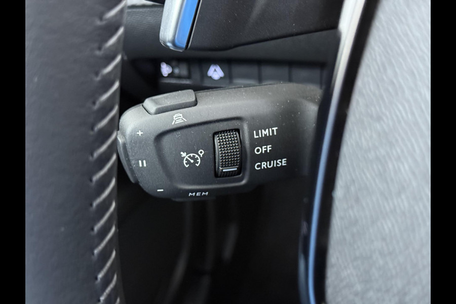 Peugeot 2008 1.2 Hybrid 136 Allure ADAPTIVE CRUISE CONTROL| ACHTERUITRIJCAMERA| APPLE CARPLAY/ ANDROID AUTO| DODE HOEK SENSOR