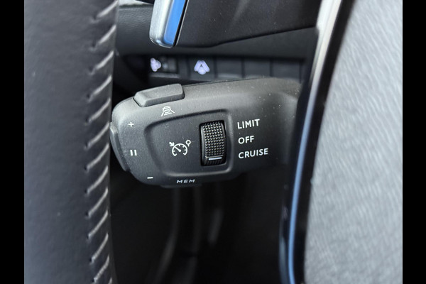Peugeot 2008 1.2 Hybrid 136 Allure ADAPTIVE CRUISE CONTROL| ACHTERUITRIJCAMERA| APPLE CARPLAY/ ANDROID AUTO| DODE HOEK SENSOR