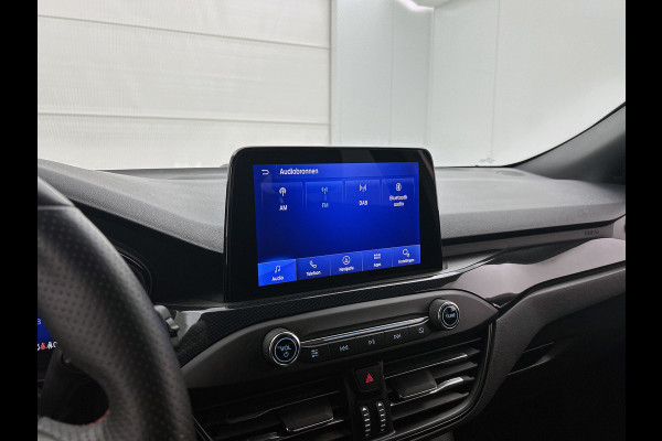 Ford FOCUS Wagon 1.0 EcoBoost Hybrid ST Line X Business (TREKHAAK, B&O, STOEL-/STUURVERWARMING, TREKHAAK, ADAPTIVE CRUISE, CAMERA)