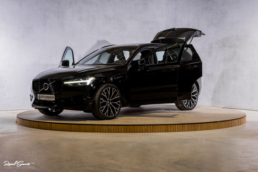 Volvo XC60 2.0 T8 Plug-in hybrid AWD R-Design | Luchtvering | Zwenkbare trekhaak | Panorama dak | Memory | Adaptieve cruise |