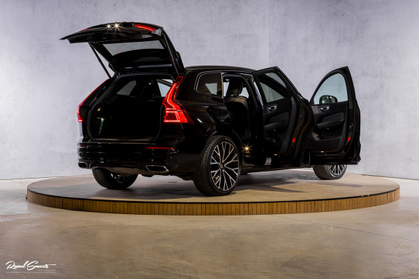 Volvo XC60 2.0 T8 Plug-in hybrid AWD R-Design | Luchtvering | Zwenkbare trekhaak | Panorama dak | Memory | Adaptieve cruise |