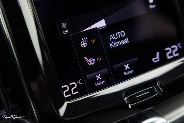 Volvo XC60 2.0 T8 Plug-in hybrid AWD R-Design | Luchtvering | Zwenkbare trekhaak | Panorama dak | Memory | Adaptieve cruise |